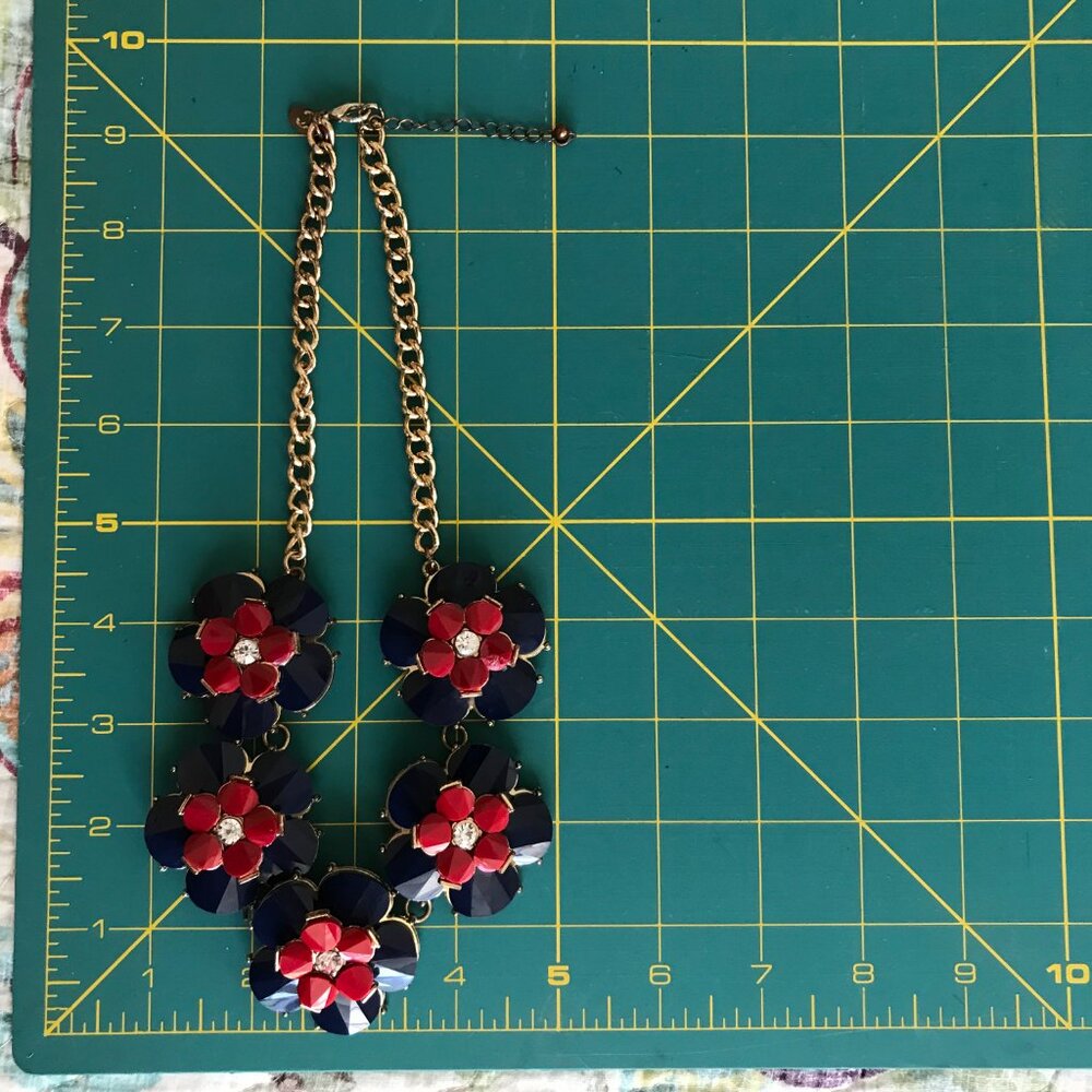 Charming Charlie RW&B Floral Necklace - Picture 6 of 7